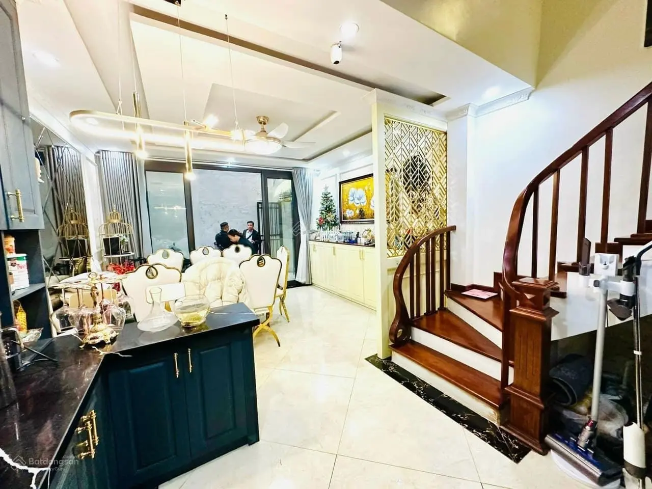 Cần tiền bán gấp nhà phố Vương Thừa Vũ 38m2x4T*4.5m MT - ô tô tải đỗ cửa - chỉ 6.6 tỷ - KD đỉnh