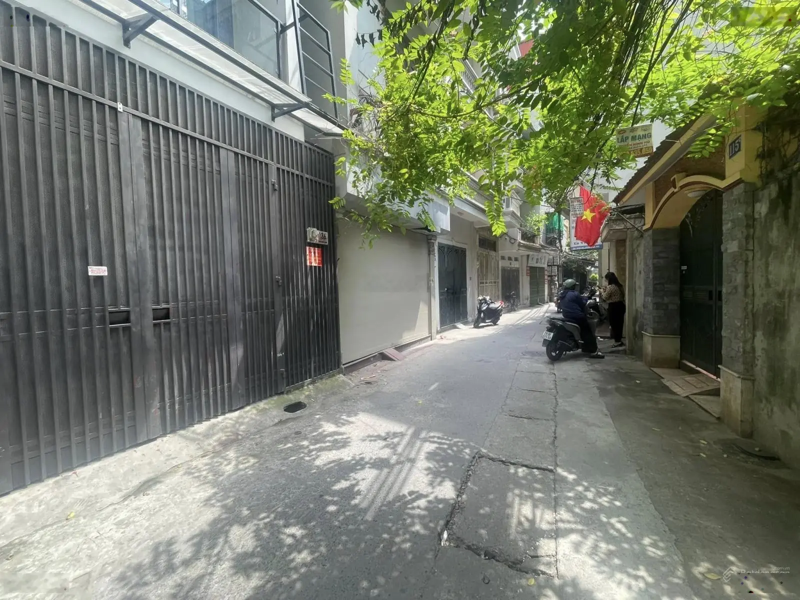 Bán nhà đẹp ô tô vào nhà kinh doanh trần khát chân, hai bà trưng