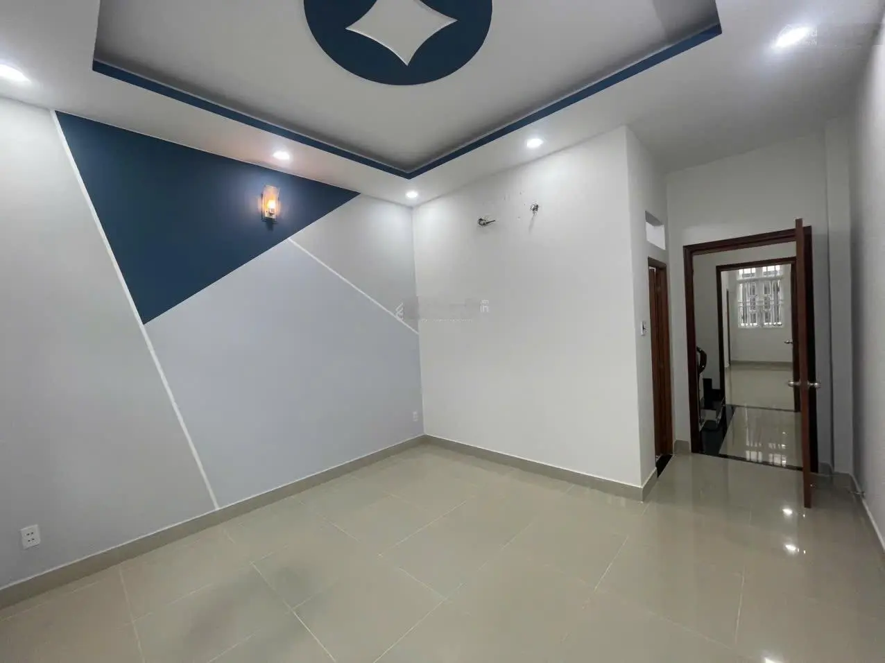 Bán gấp nhà phố 3 tầng hoàn công trong khu dân cư đồng bộ ngay cổng KCN Tân Đông Hiệp B
