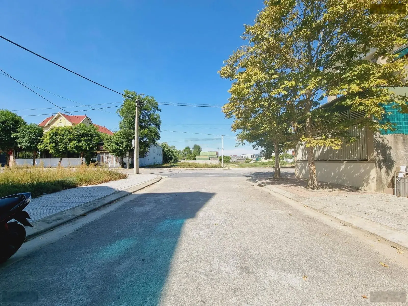 Đất đấu giá Nghi Kim hướng đông nam cực hiếm. 150m2 đường 12m, hạ tầng đẹp, cách đường 36m chỉ 20m