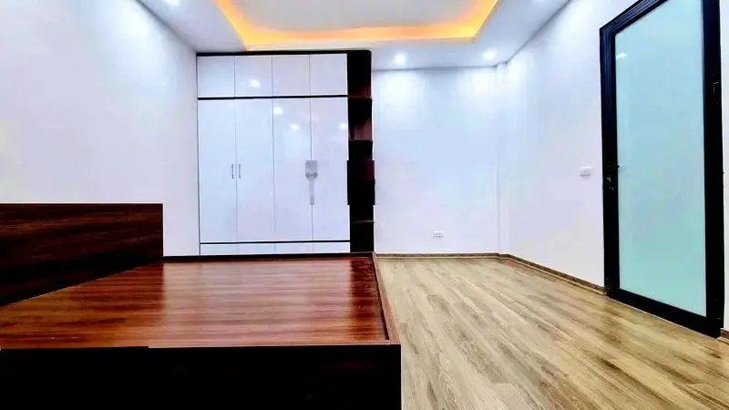 Bán nhà Bùi Xương Trạch, Thanh Xuân, DT 35m2 x 5T, MT 4m, 30m ra mặt phố, giá 6,6 tỷ