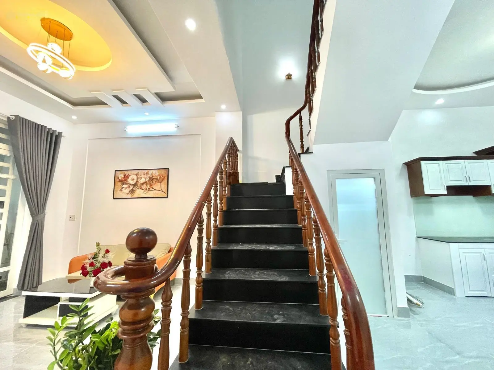 Cần bán gấp nhà 1trệt, 1lầu ~ 54m2 (SHR). (Hình thật 100%)