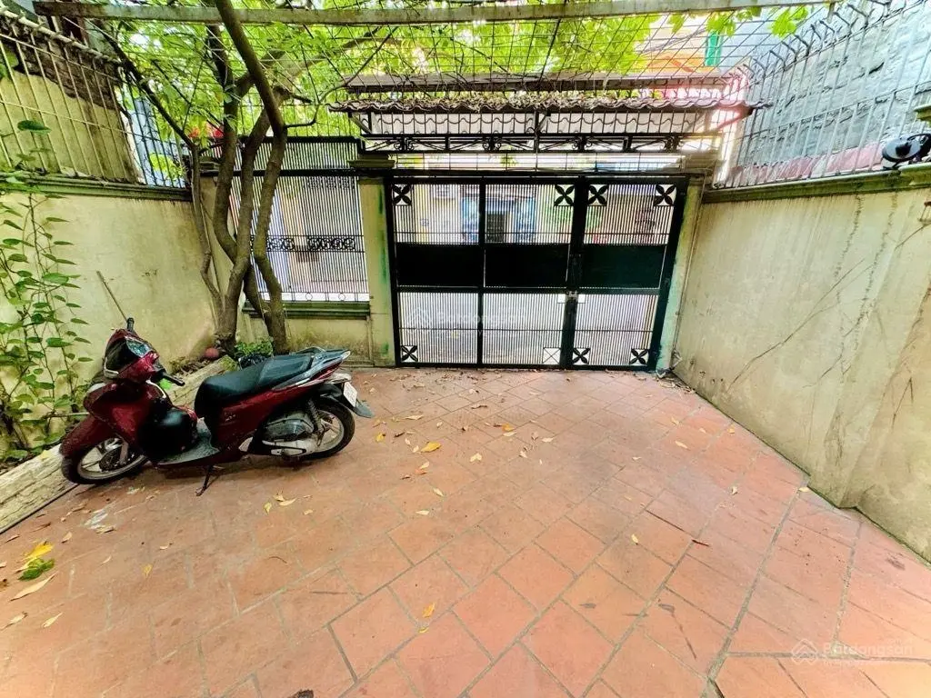 Nhà mặt phố giáp bát dt:142m2 ,3 tầng mt6,2m vị cực đẹp kinh doanh đặc địa mặt siêu rộngkhu dân trí