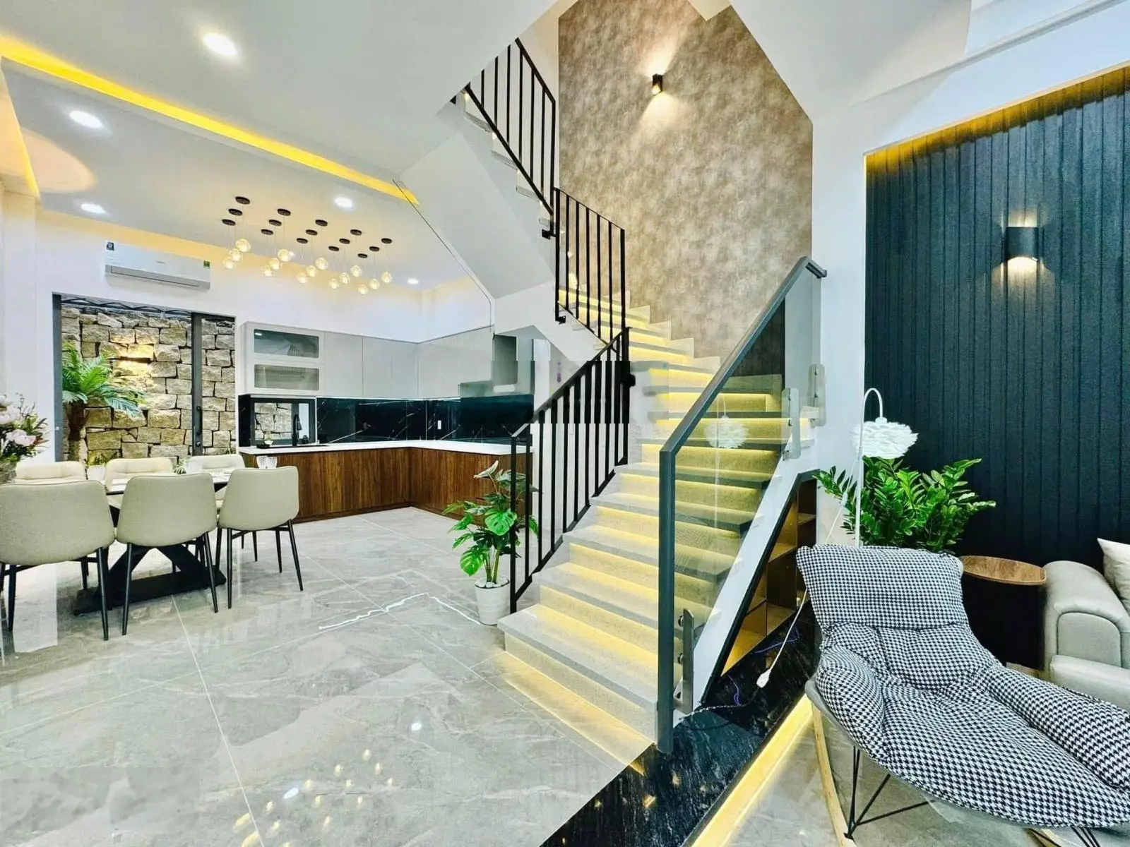 Bán nhà hẻm 1/ 5m ngay Đường Số 20, Thủ Đức. Giá: 2 Tỷ 380 / 60m2. Sổ riêng. Gọi ngay: 0523564656