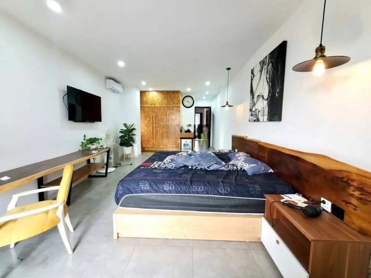 Nhà mặt phố Ngô Gia Khảm, 74X6T, TM, lô góc, vỉa hè rộng, KD sầm uất, giá đầu tư 21 tỷ.