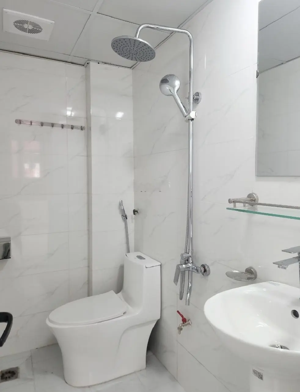 Bán nhà-phố lạc trung-39 m2-4 tầng-ô tô đỗ-kinh doanh- giá: 8.5 tỷ