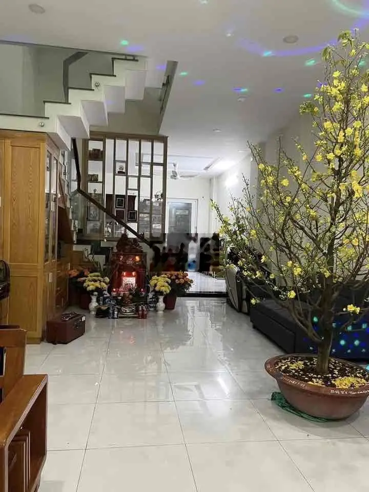 Nhà 2 lầu đường số 4 Trung Tâm Hành Chính Dĩ An 127m . đã hoàn công