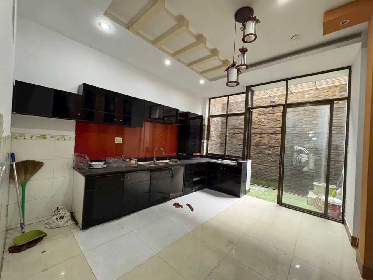 Bán nhà 2 lầu hẻm nhựa 8m thông thoáng đường Lê Văn Quới ,4x14m 57m đất ở đô thị 6.8 tỷ