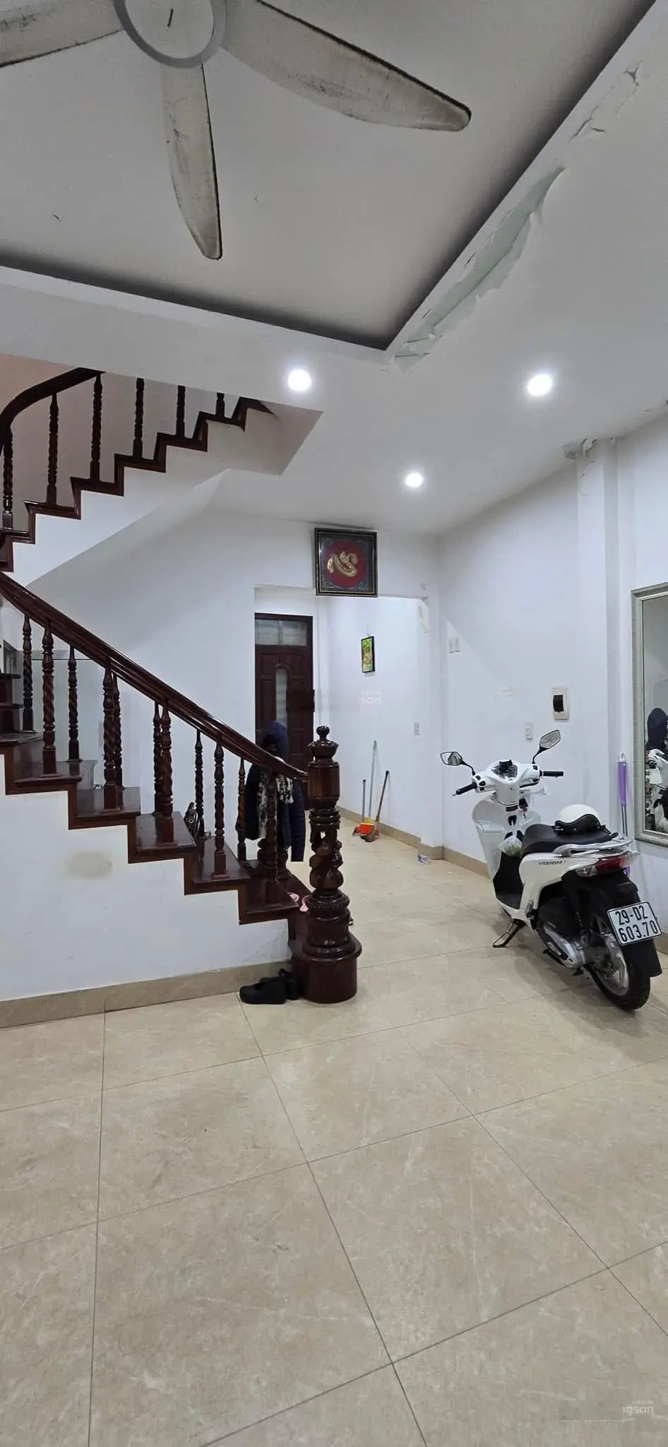 Tân mai-nguyễn chính.nhà đẹp-ôtô tránh+ở+kinh doanh-ôtô đỗ cửa.lô góc,dt 50m+5tầng+mt 5m-14tỷ có tl