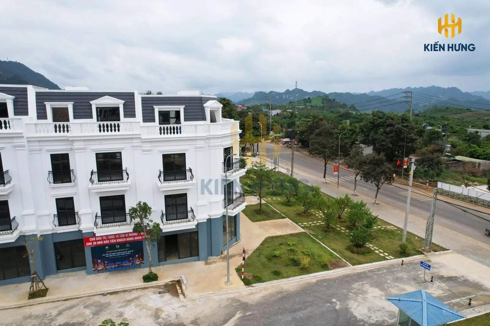 Chính chủ cần bán xuất ngoại giao 85m2 tại trung tâm thị xã mộc châu, full sổ