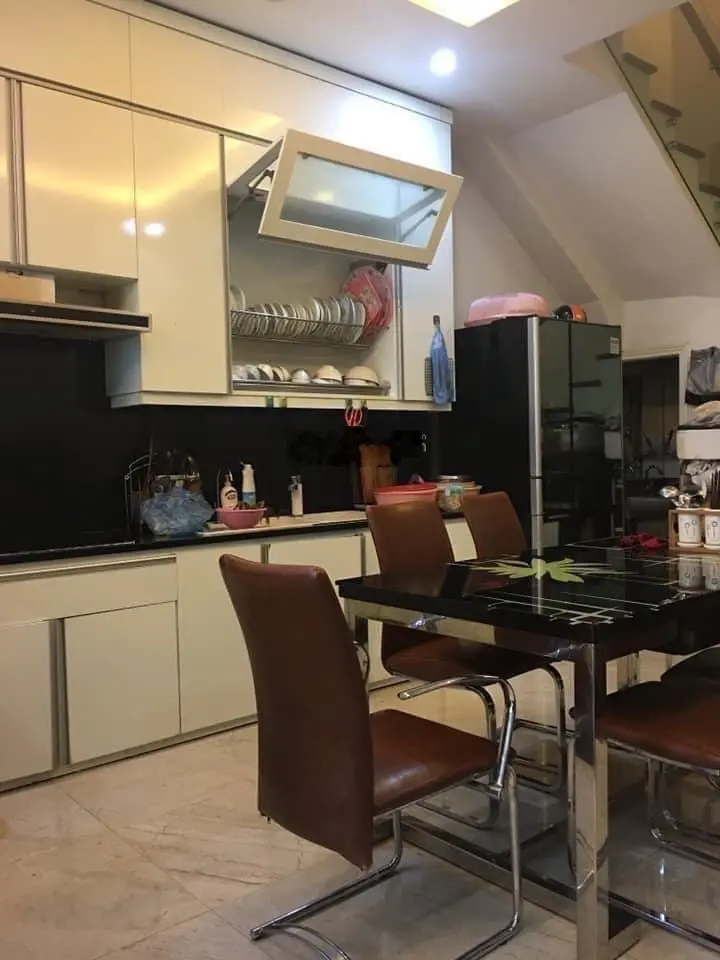 Bán nhà riêng Minh Khai, 6,2 tỷ, 30m2, 5 tầng, cách ô tô chỉ 5m, kinh doanh thuận tiện, nhà mới đẹp