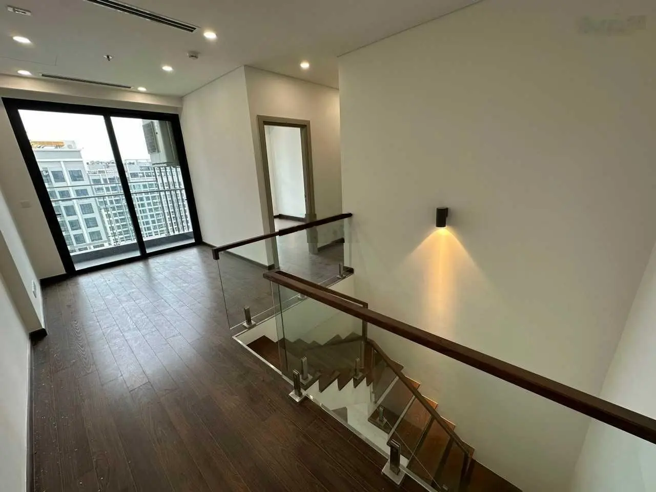 Cần bán căn duplex Masteri West Height - Tây Mỗ, DT 96m2 view cực thoáng, giá rẻ. LH 0968 845 ***