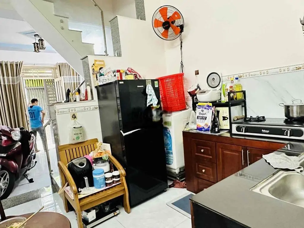 Bán nhà / hẻm xh thông 2 tầng 2 phòng 3wc chỉ 3,x tỷ