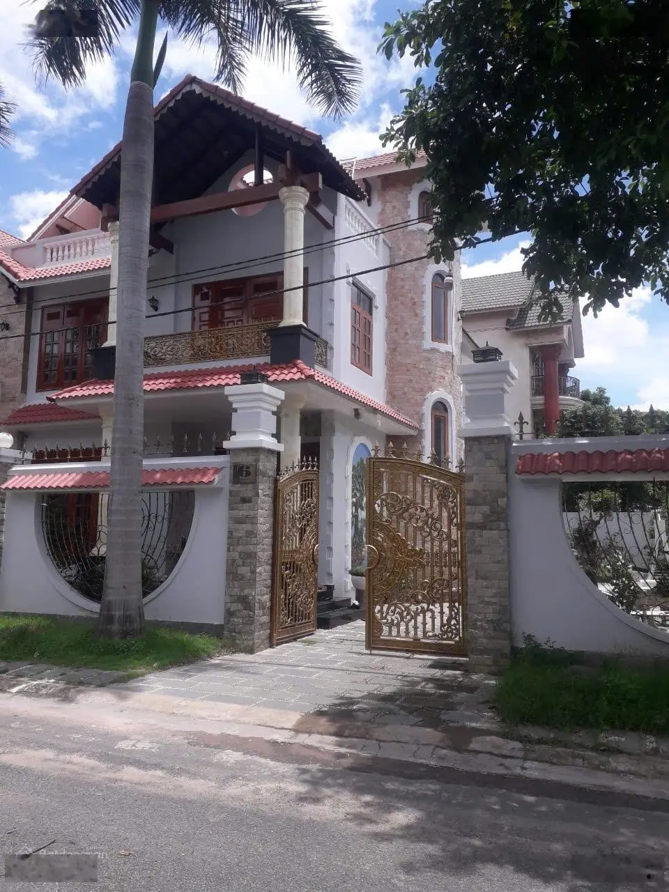 Xuất ngoại cần bán gấp Biệt thự cực đẹp, giá siêu mềm!