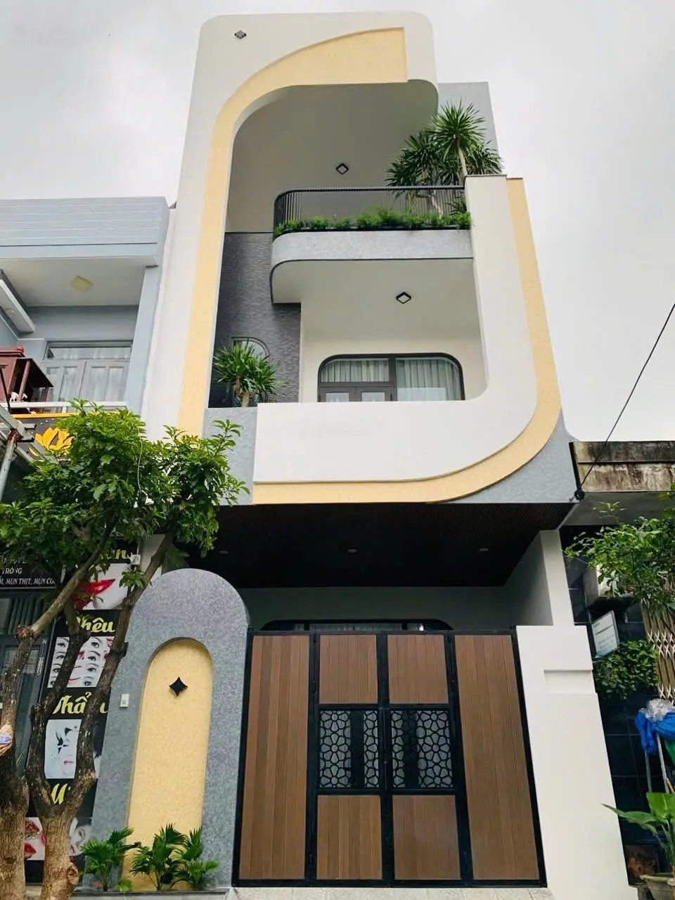 Siểu phẩm 3 tầng mới 100% full nội thất chỉ xách vali vào ở ngay đường hòa minh 14 chỉ nhỉnh 6 tỷ