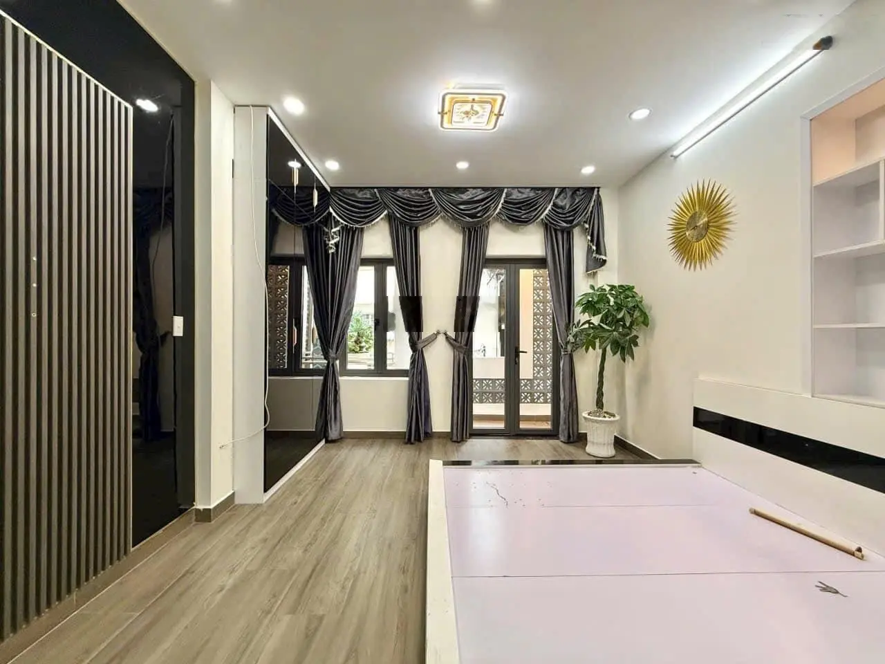 Hàng hiếm căn duy nhất Nguyễn Văn Công P3 HXH 4 tầng 4pn 3wc full nội thất