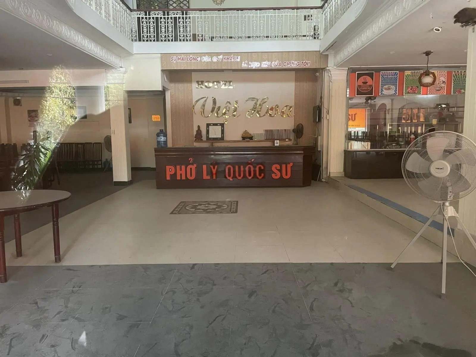 Bán gấp tổ hợp nhà hàng - khách sạn 3 sao 360m2 trung tâm thành phố Lào Cai