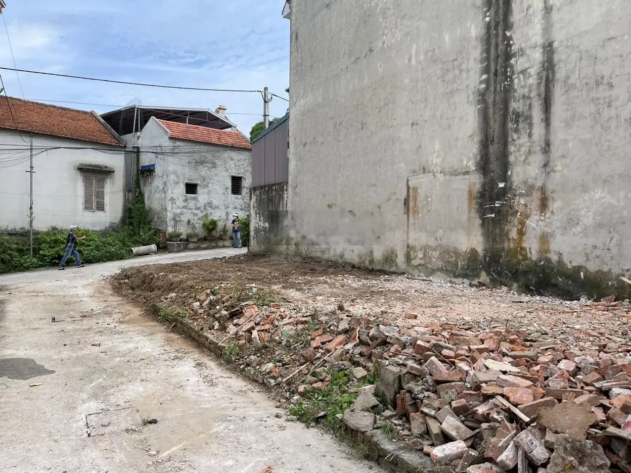Bán lô đất căn góc, nhà 2 mặt tiền - đường ô tô đi thoải mái - full thổ cư chỉ còn 3 tỷ