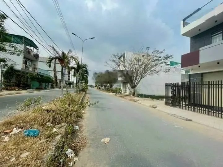 Bán 120m2 KDC 135, đường 11, trung tâm Bến Lức