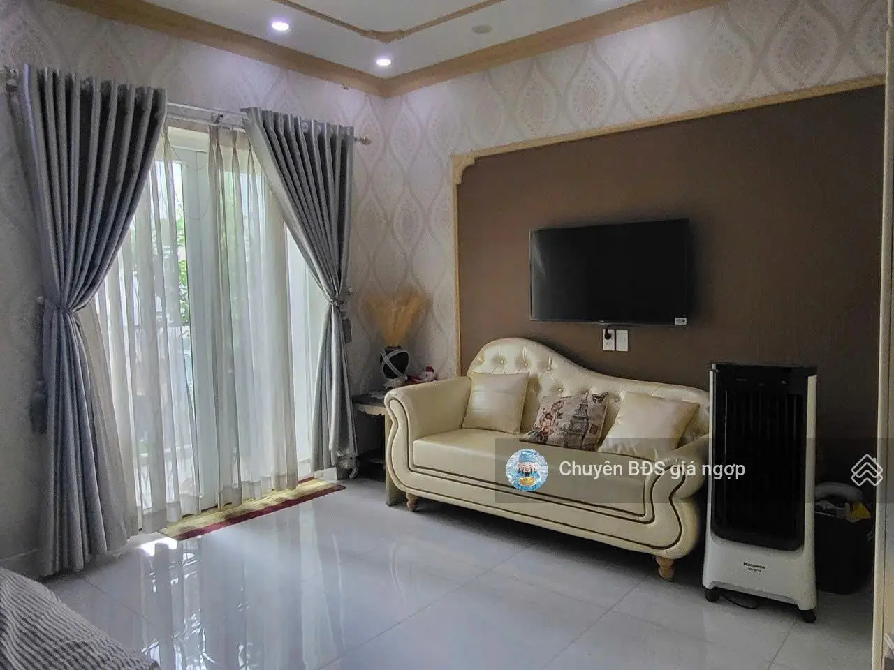 Cực hot! Nhà 1 trệt 2 lầu ngay vòng xoay Phú Hữu Có dòng thu nhập sẵn hàng tháng 12tr/ tháng - SHR