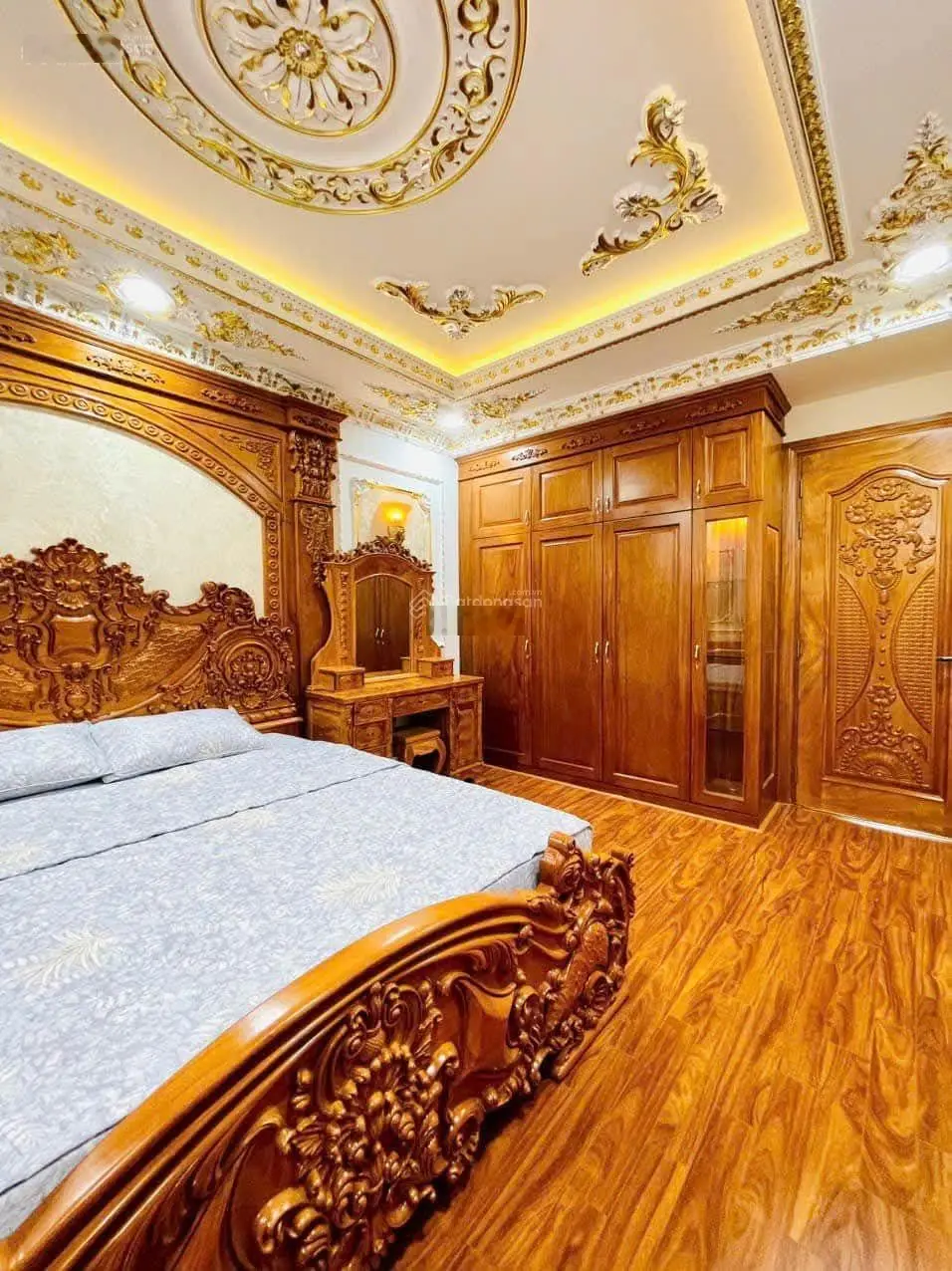Cần bán gấp căn biệt thự 3 lầu siêu đẹp gần công viên nguyễn sỹ sách chỉ 10.5 tỷ