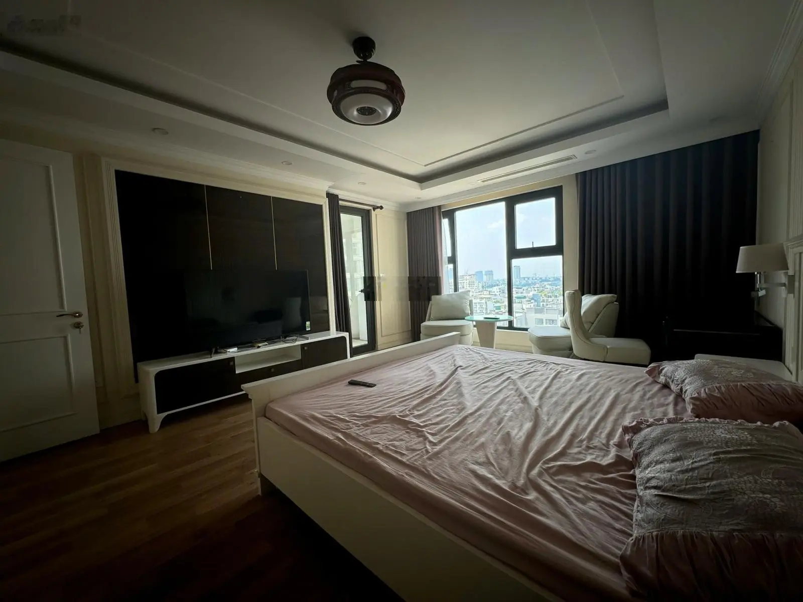 Chính chủ bán căn hộ Soleil 146m2 view 2/3 diện tích Hồ Tây, full nội thất mới tinh, gồm 3 ngủ