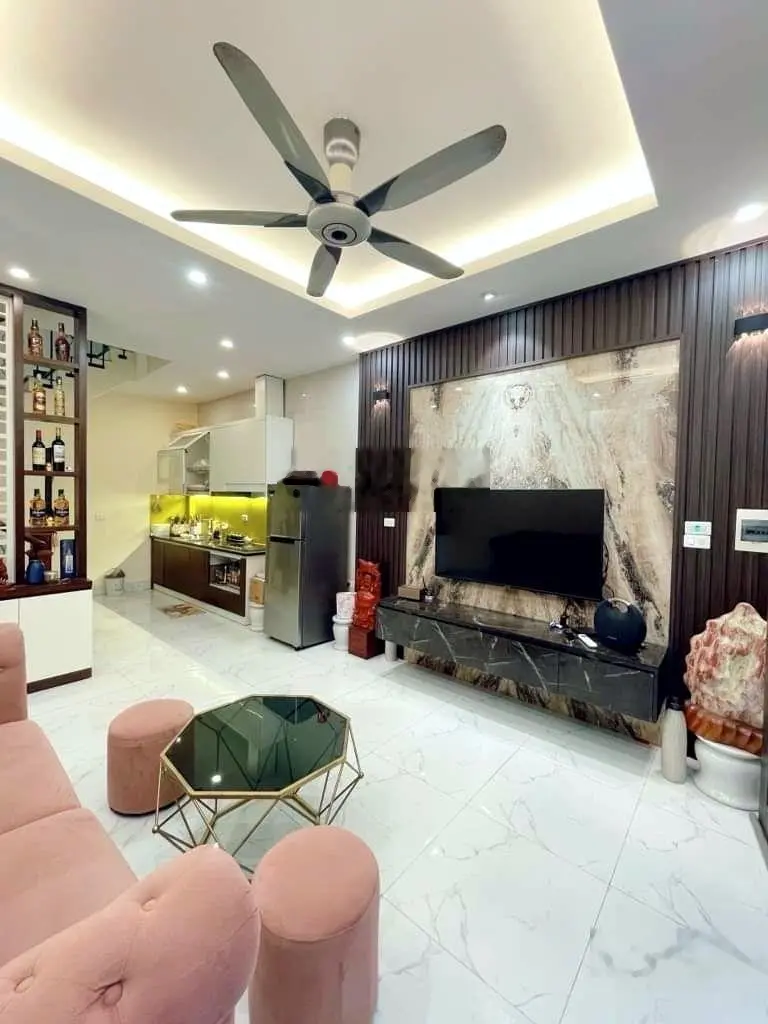 Nhà đẹp 5Tx40 m2, ngã tư Lê Thanh Nghị, Trần Đại Nghĩa, khu Bách Khoa, chỉ 7 tỷ