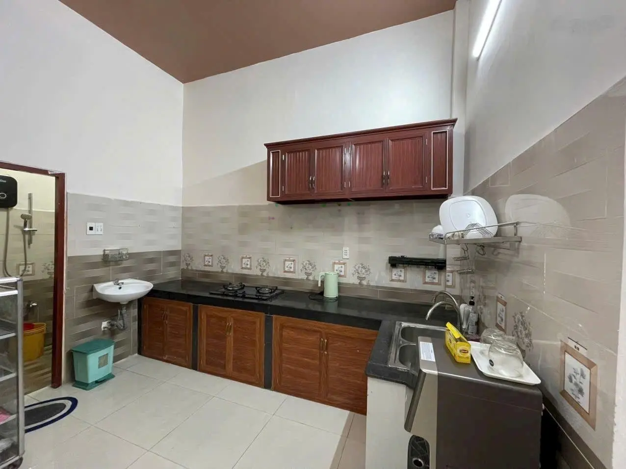 Bán nhà chính chủ, phường Tân Bình Dĩ An, DT 76 m2, sổ hồng riêng hẻm xe hơi, giá chỉ 2,5 tỷ
