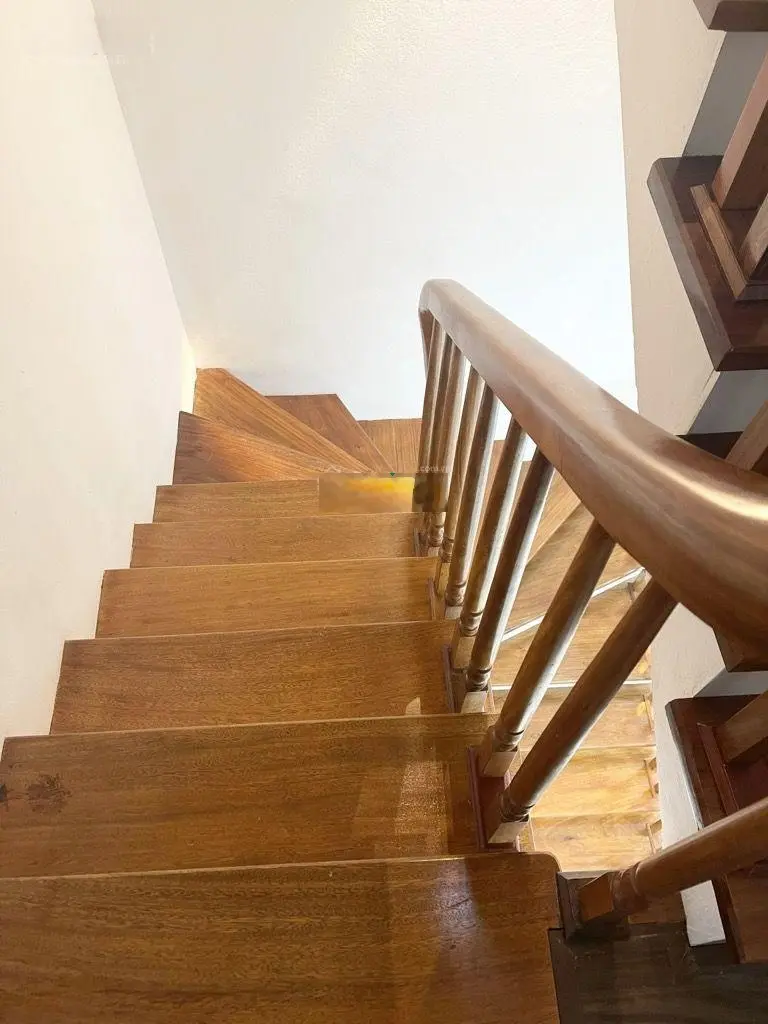 Nhà mới kinhkoong đón tết phố hoa lư 42m, 5 tầng, giá 8,15 tỷ, ngõ to, gần phố, thoáng trước sau.
