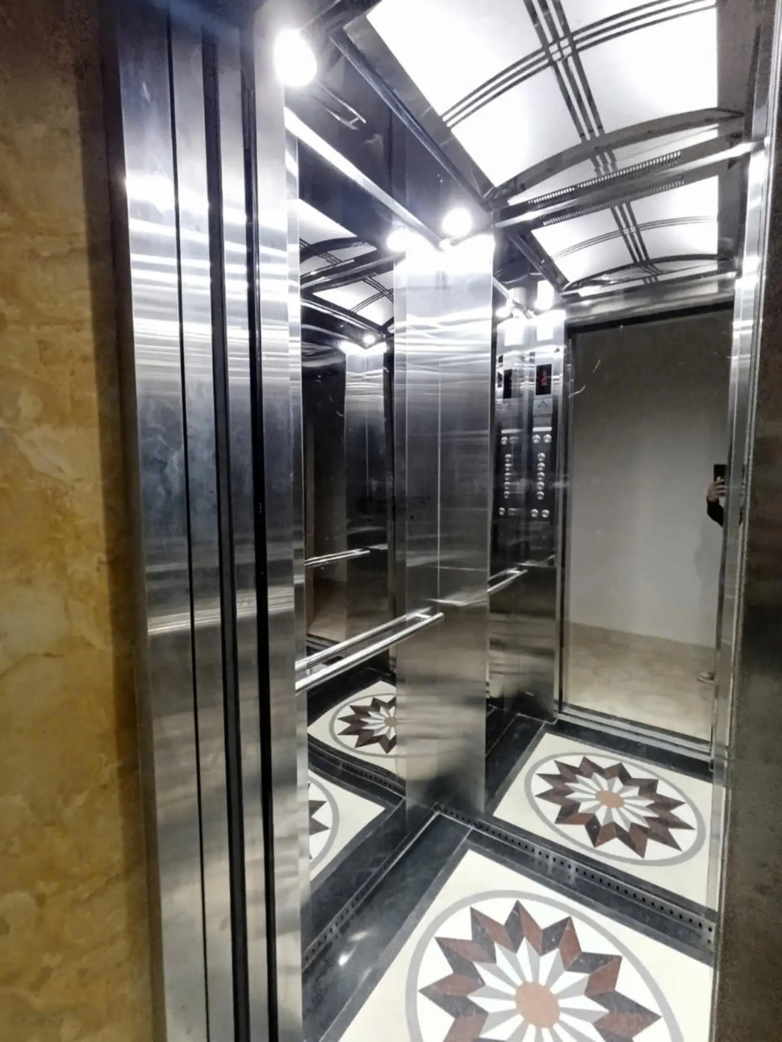 Bán nhà phân lô, ô tô tránh, thang máy Vũ Phạm Hàm, Cầu Giấy 50m2 6 tầng MT 4m 16.5 tỷ