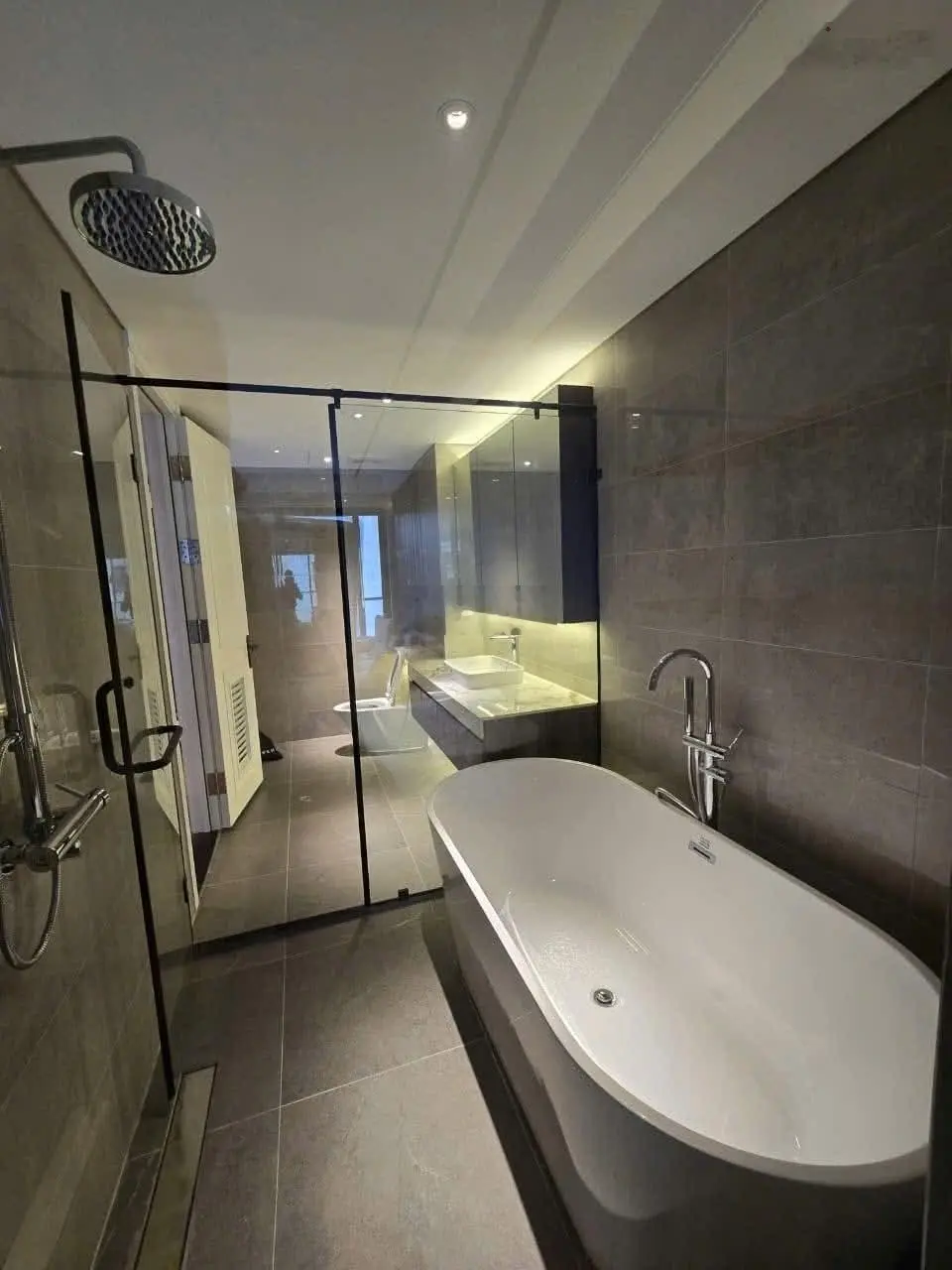 Tuyệt phẩm nhà phố Hồng Tiến, Long Biên 88m2, 8 tầng thang máy gara 3 ô tô, full nội thất, 19tỷ