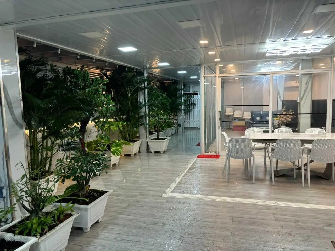 Bán căn hộ Satra Eximland, penthouse thông tầng, 4PN, 5WC, 344m2, full nội thất, SHR, giá 16 tỷ 5