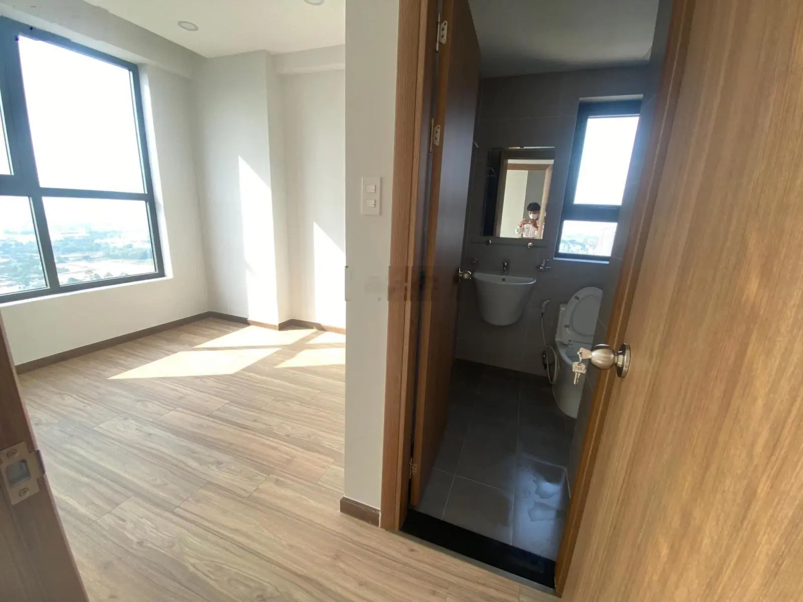 Cần bán gấp căn góc - 2pn2wc Bcons Plaza. Giá siêu tốt chỉ 1ty750 trọn sổ. 2pn đều có ánh sáng