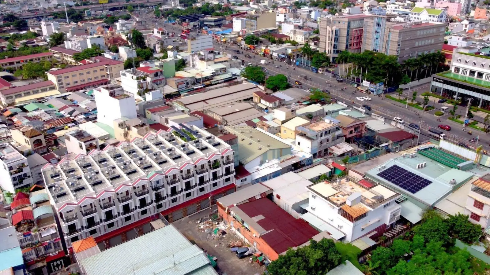 Nhà mới, vị trí đẹp ngay ĐH Luật, gần vòng xoay Bình Triệu - ô tô ngủ trong nhà, cách mặt tiền 50m