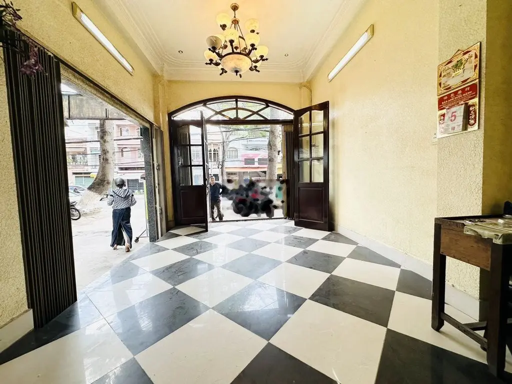 Nhà ngay gốc 2 mặt tiền gần Cầu Lộ