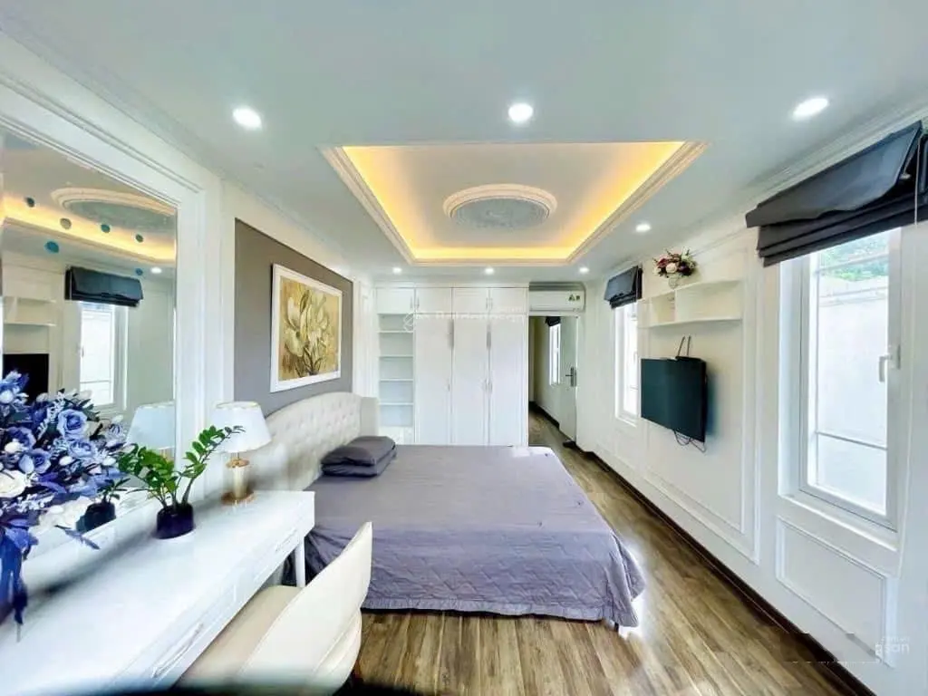 7 tầng thang máy - mặt phố Bà Triệu - thông sàn kinh doanh - hàng siêu hiếm