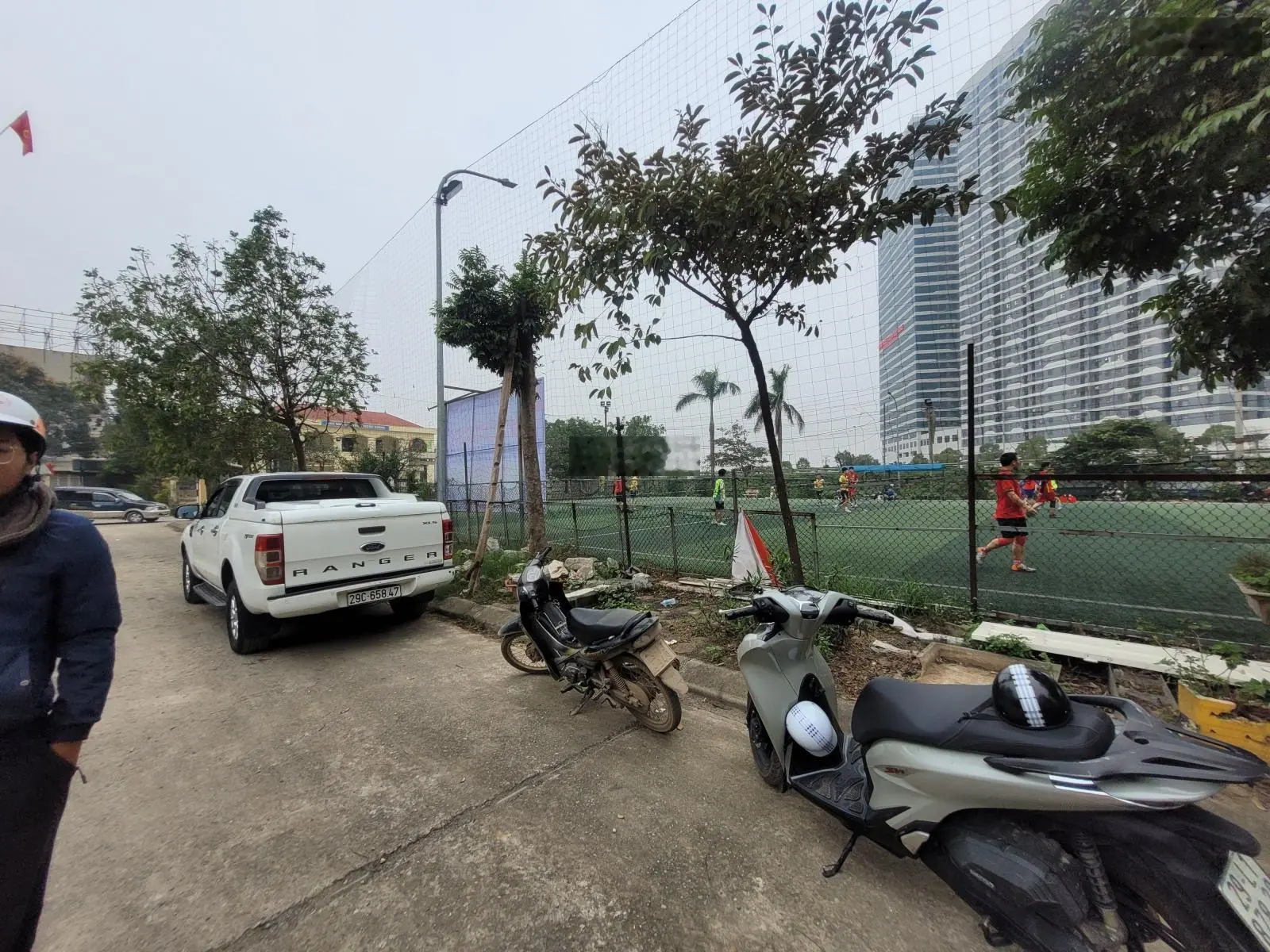 Bán Nhà lô đất Đấu giá Ngọc Giang, Đông Anh 750m - MT 25m giá 90tr/m - vỉa hè - đối diện Intracom