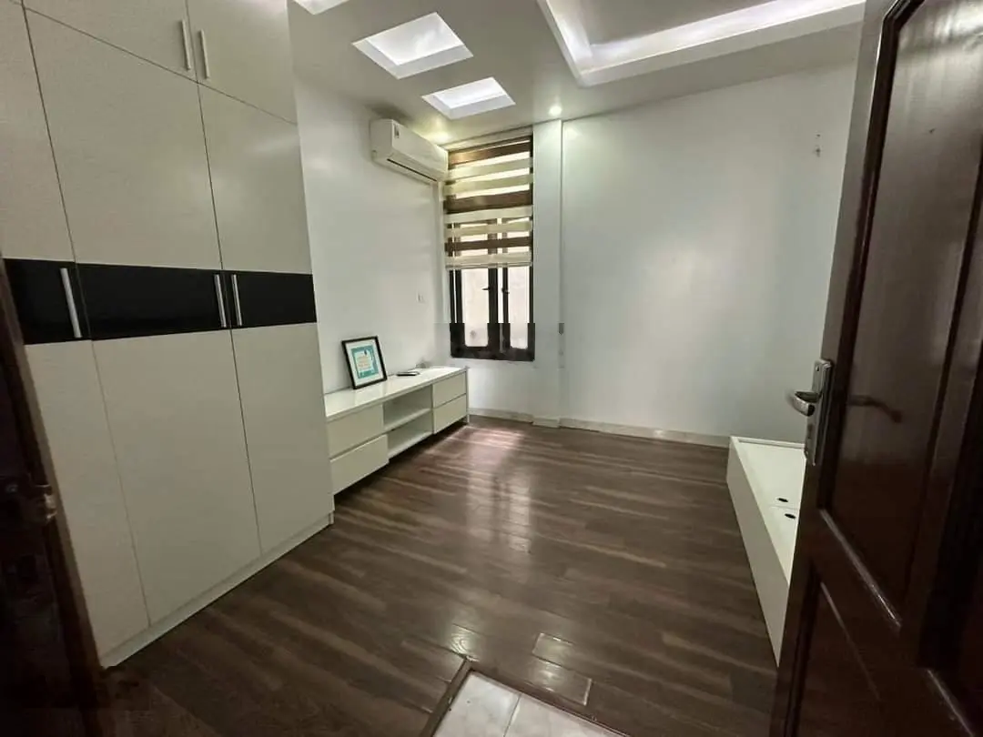 Phố Ái Mộ, Bồ Đề, Long Biên. DT41m2*4tầng, MT 4m, 3 ngủ khép kín. Tặng full nội thất, 30m ra phố