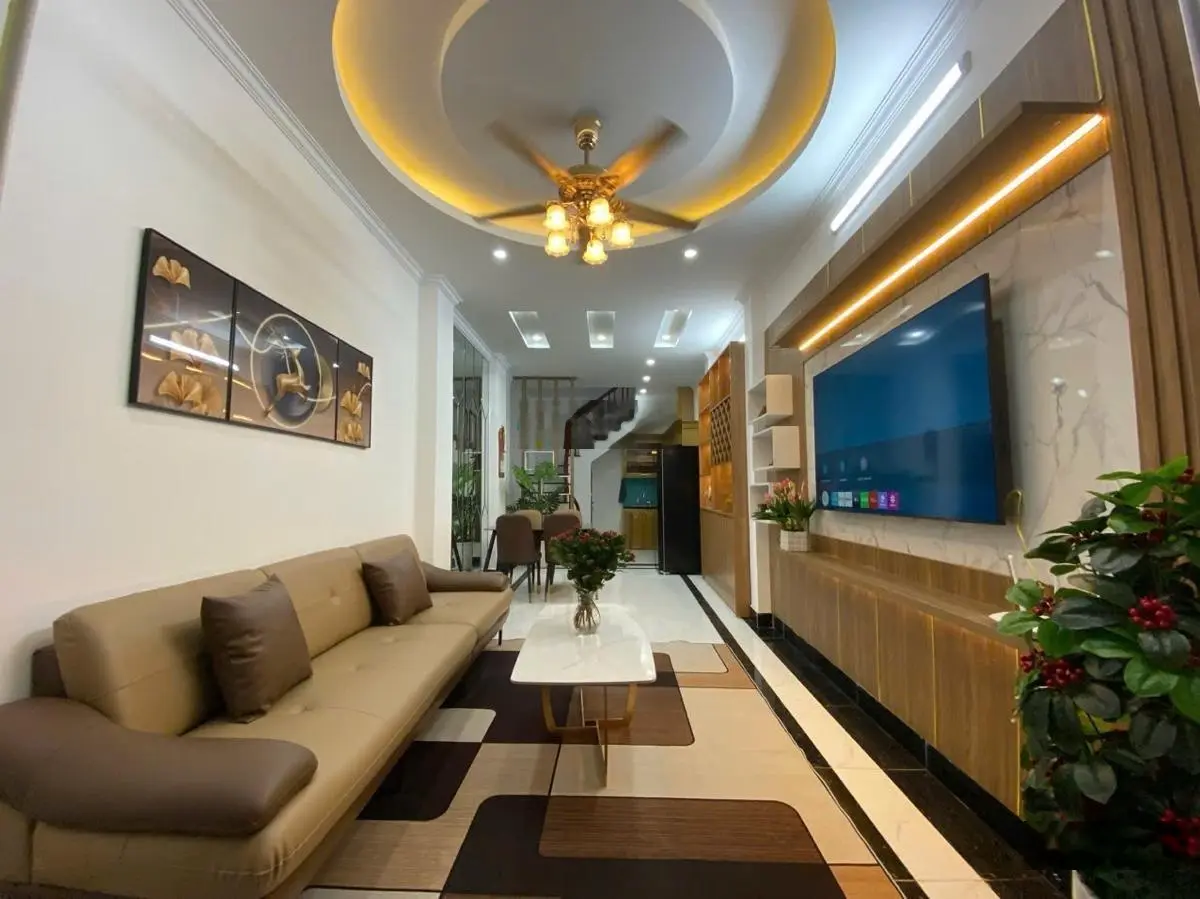 Bán nhà - Tân Mai - Hoàng Mai - sổ đỏ - 5,95 tỷ - ngõ xe 3 gác
