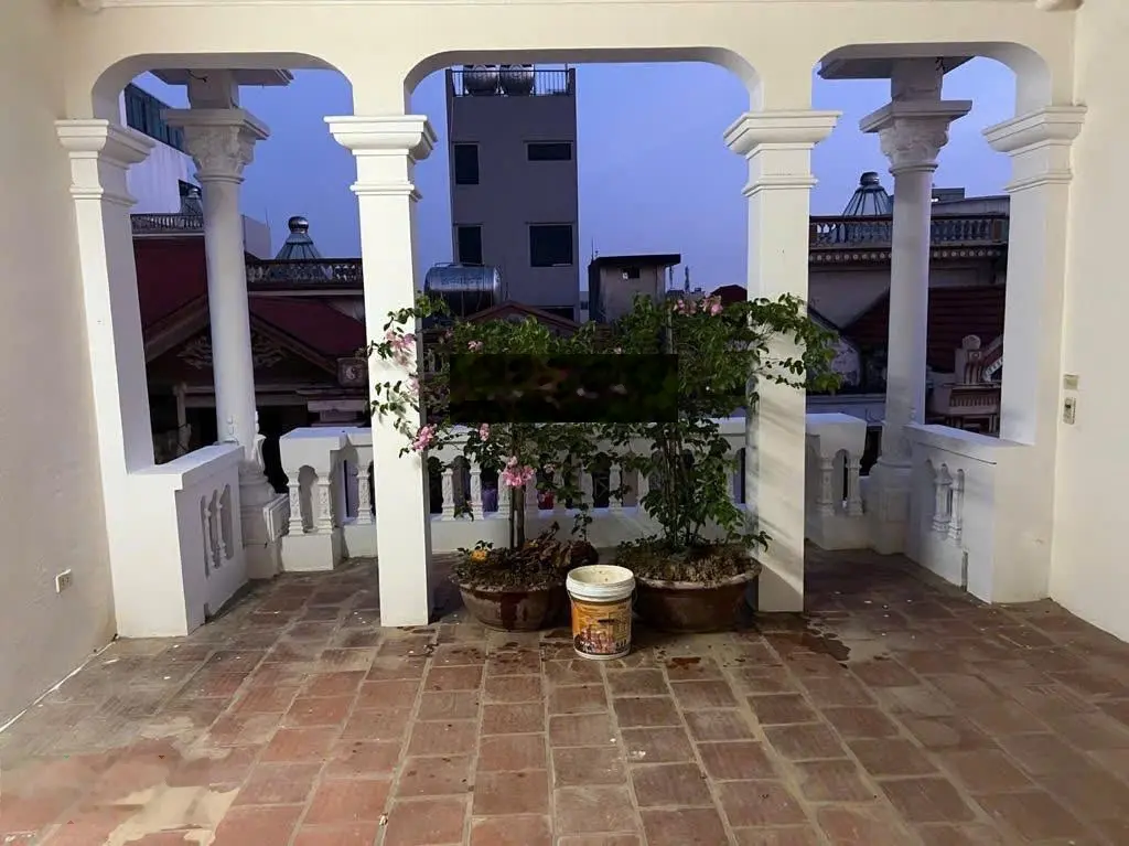 Bán nhà 6 tầng trung tâm thị trấn Đông Anh - kinh doanh bất chấp - văn phòng - gara ô tô - vỉa hè
