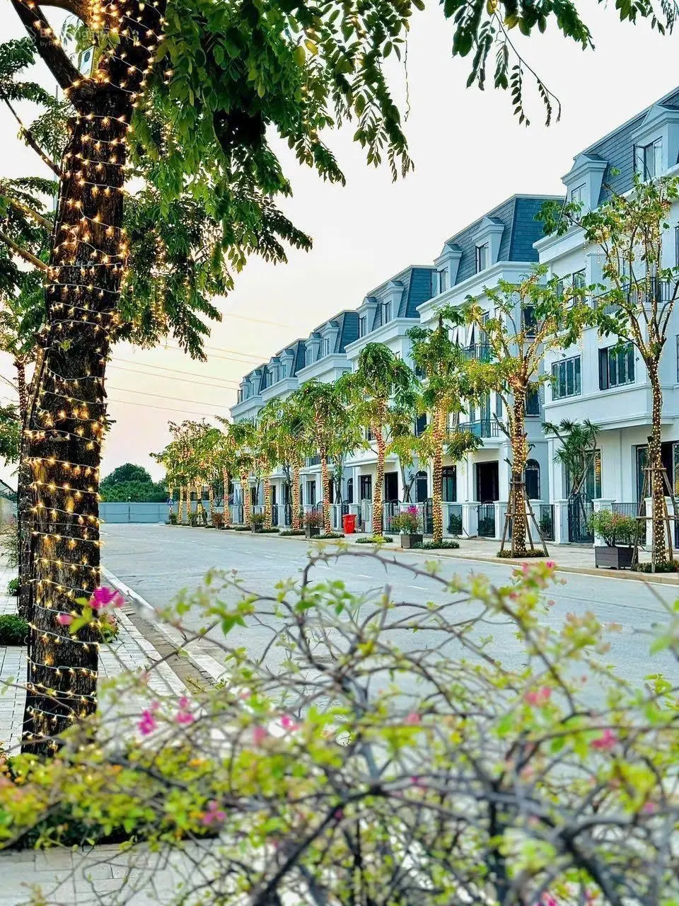 BÁN BIỆT THỰ JADE DUY NHẤT 45 TỶ 180M2 - KHU GIÀU, BẢO VỆ 24/7 , NHIỀU TIỆN ÍCH