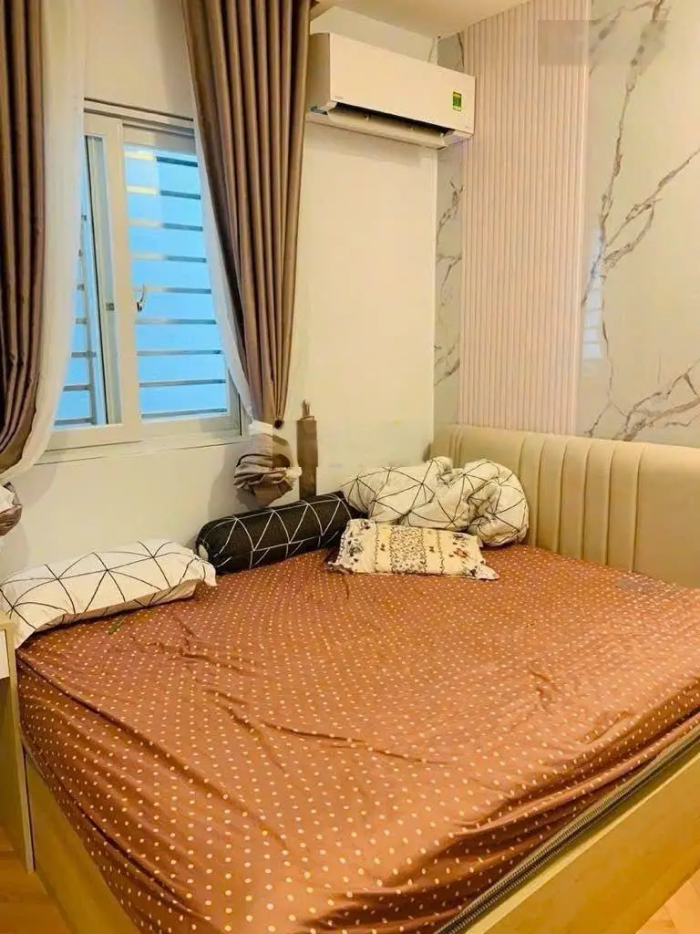 Giảm 1tỷ còn 8.9tỷ, huỳnh văn bánh phú nhuận hxh dòng tiền 240tr năm.46m 4tâng 4pn .