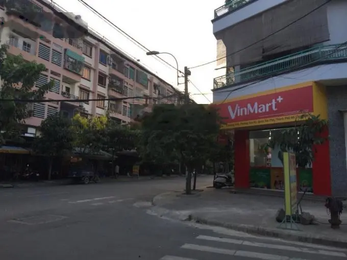 Tầng trệt chung cư Sơn Kỳ 130m2 , 4PN, 3 toalet giá 4,9 tỷ
