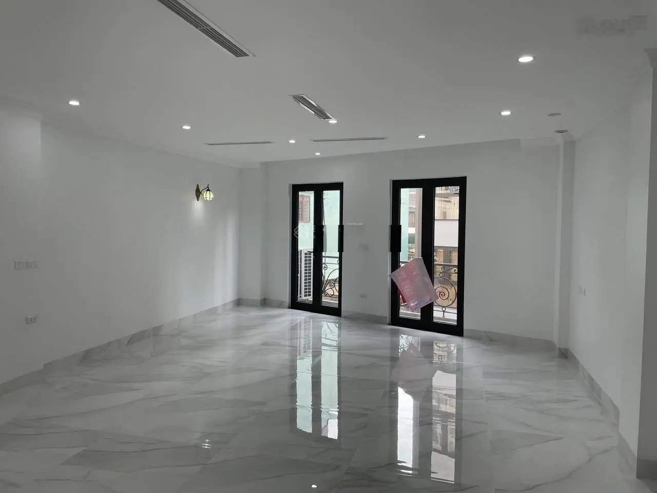 Bán Căn Nhà 6 Tầng Thang Máy Full Đồ Mặt Kinh Doanh Khu Phố Nguyễn Sơn kinh doanh Sầm Uất giá trị