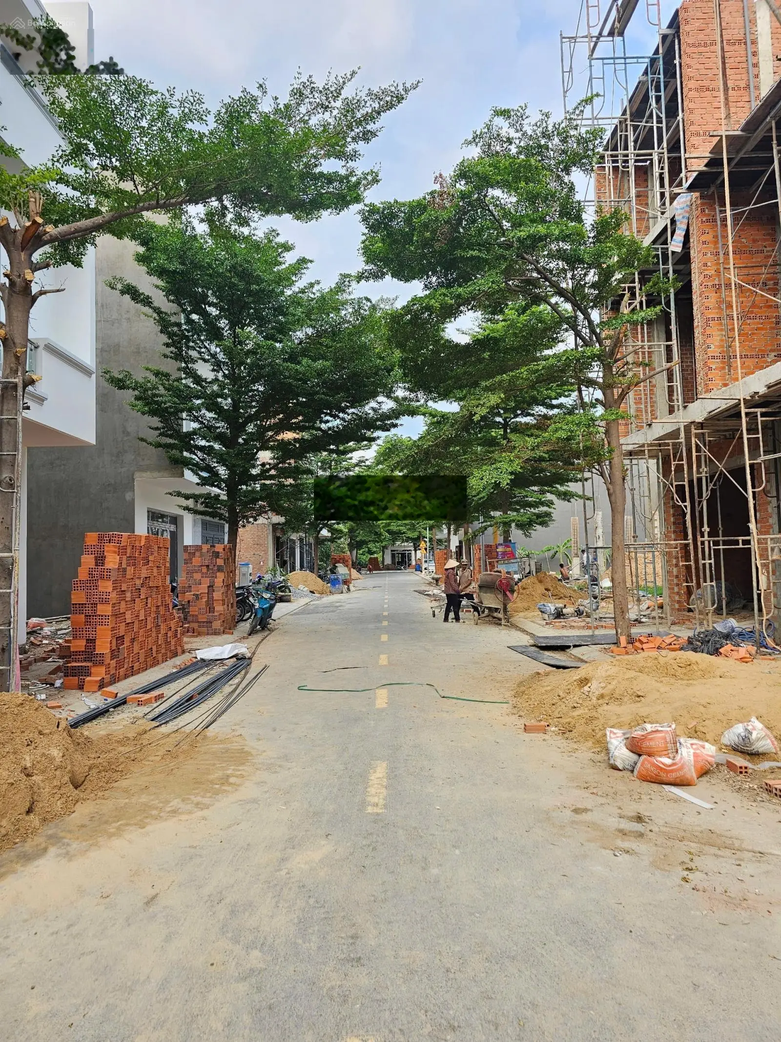Nhà Hoàn Công: 3Tỷ950_65m2 ngang 5m Có Sân Ô Tô Nhà 1 Trệt 2 Lầu Cạnh Vòng Xoay An Phú, TP.Thuận An