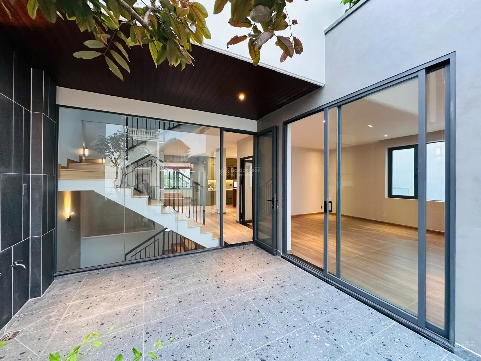 Nhà hẻm rộng sạch đẹp 13,5 tỷ, 6x15m (công nhận 62m2), trệt + 4 lầu siêu vip cực kỳ chất lượng