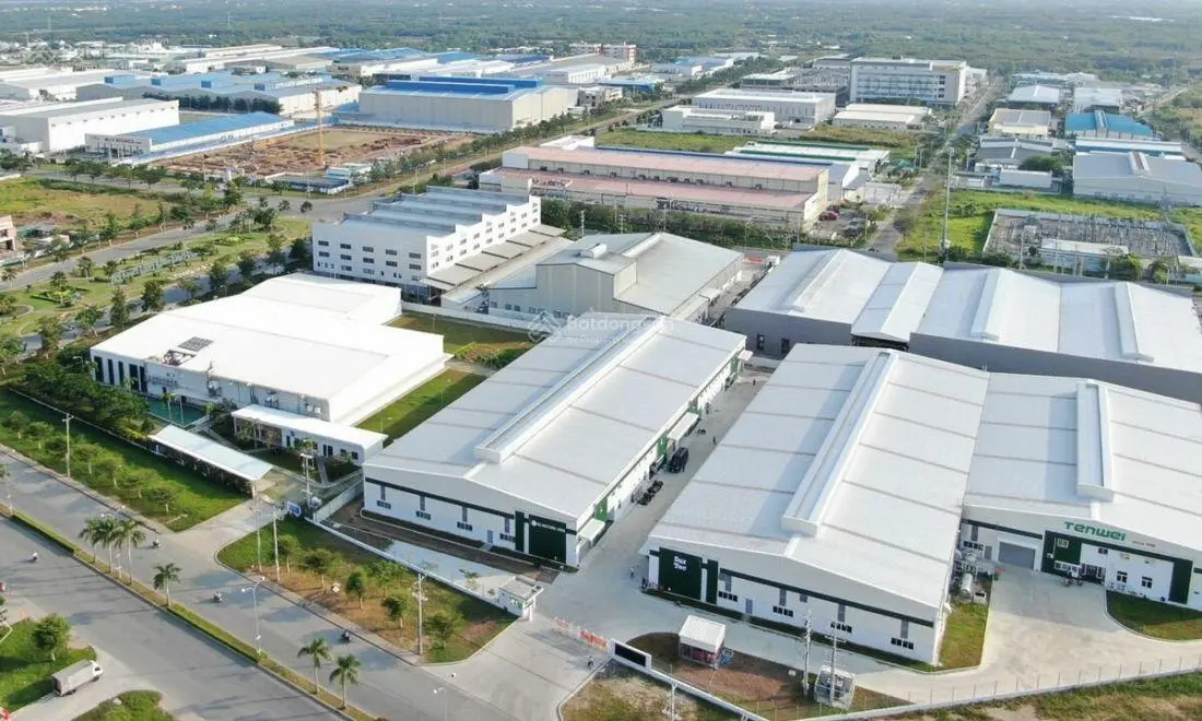 Đất mặt tiền đường nhựa 10m liên huyện ngay KCN 1700ha của Lộc Ninh giá 100 triệu bank hỗ trợ 70%