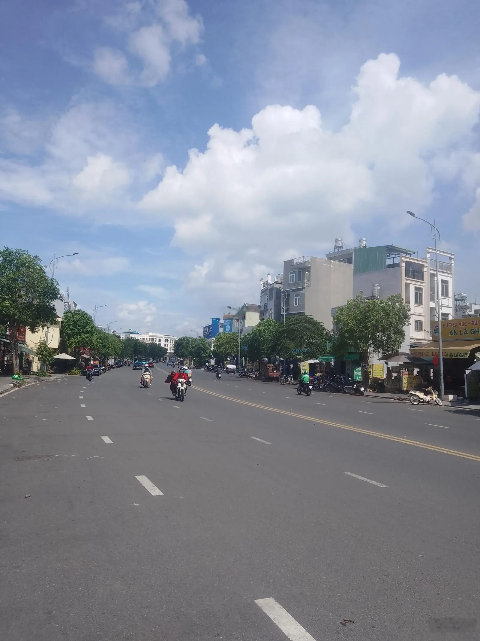 HIẾM , biệt thự phố 4 tầng đường đinh Thị thi khu đô thị vạn Phúc P hiệp Bình Phước thủ Đức rất VIP