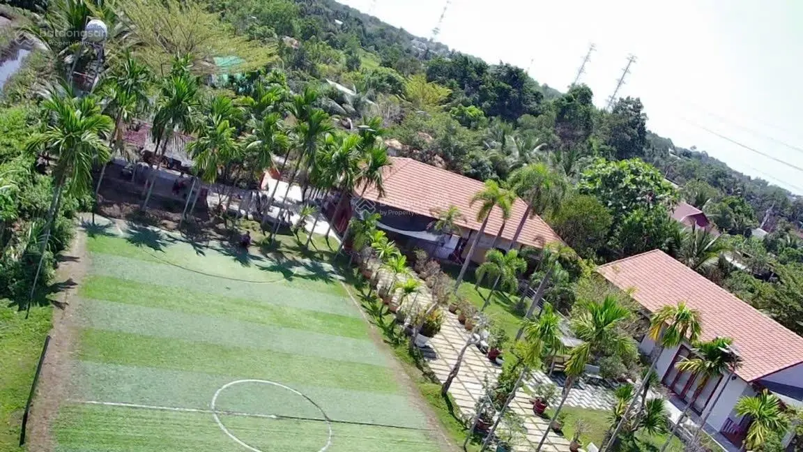 Nhà vườn 7.800m2 gần sông Sài Gòn - Khuôn viên đẹp như resort