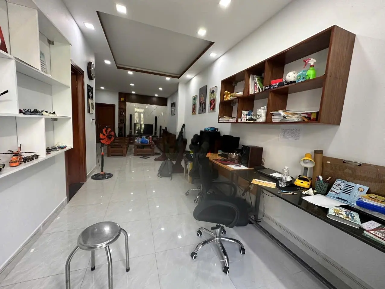 Bán nhà đẹp như mới mặt tiền đường nội bộ KDC Bình Hưng